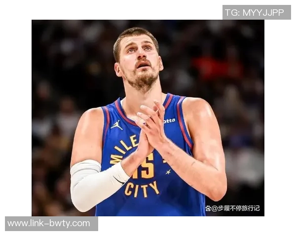 约基奇再创佳绩14分13篮板13助攻本赛季已收获14次三双表现惊艳